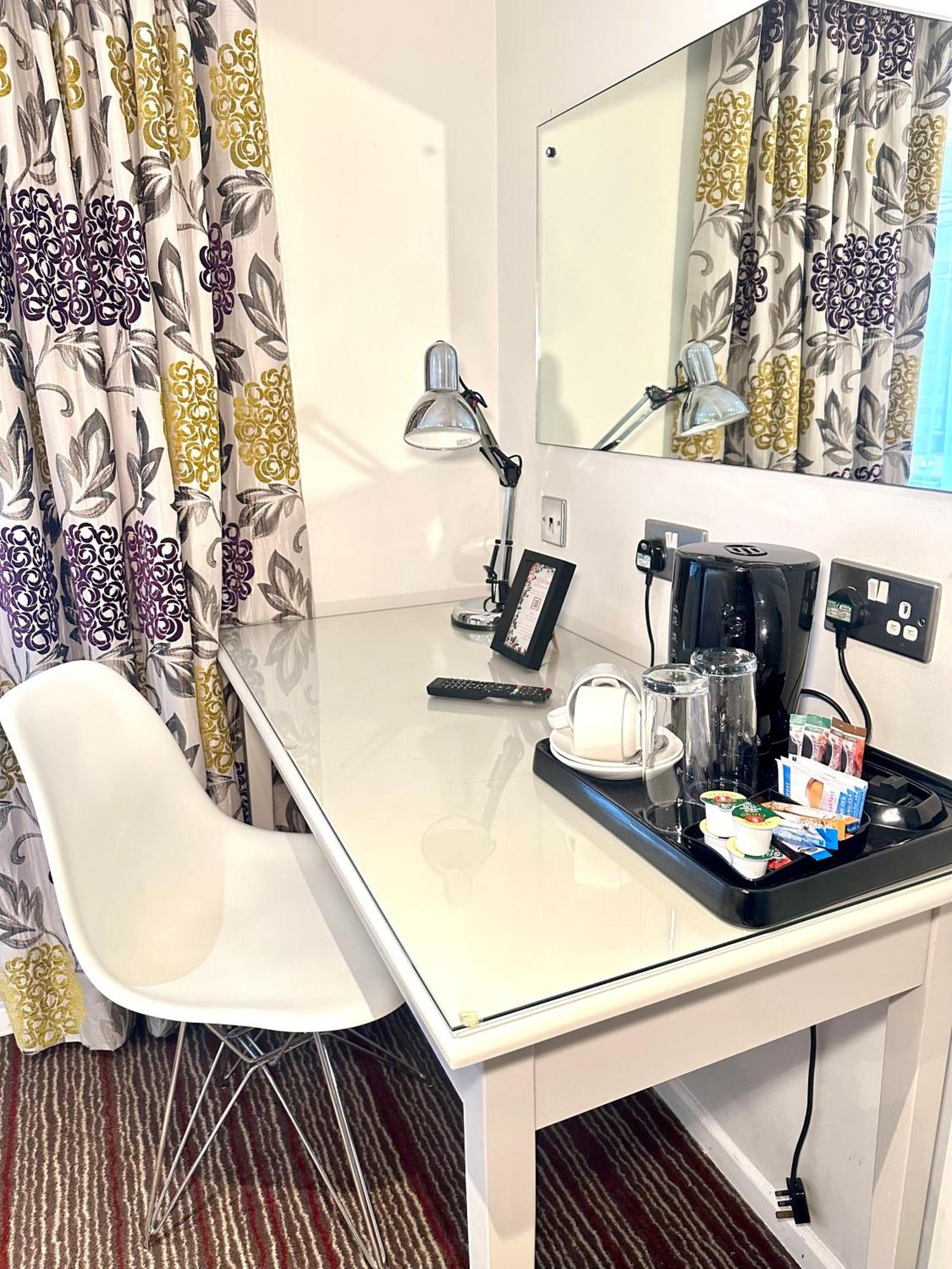 The Casa Hotel, Sure Hotel Collection By Best Western Yateley Bagian luar foto