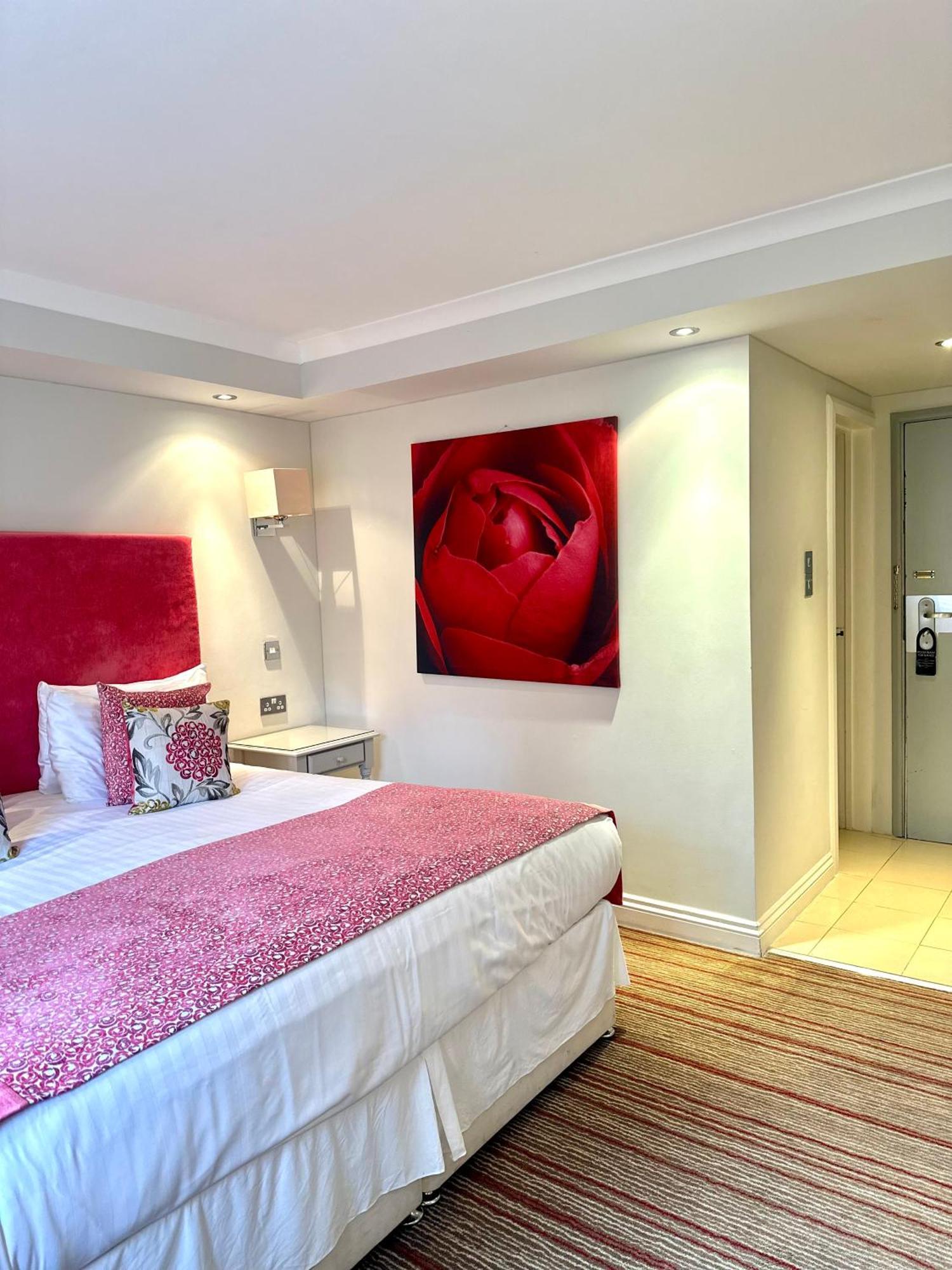 The Casa Hotel, Sure Hotel Collection By Best Western Yateley Bagian luar foto