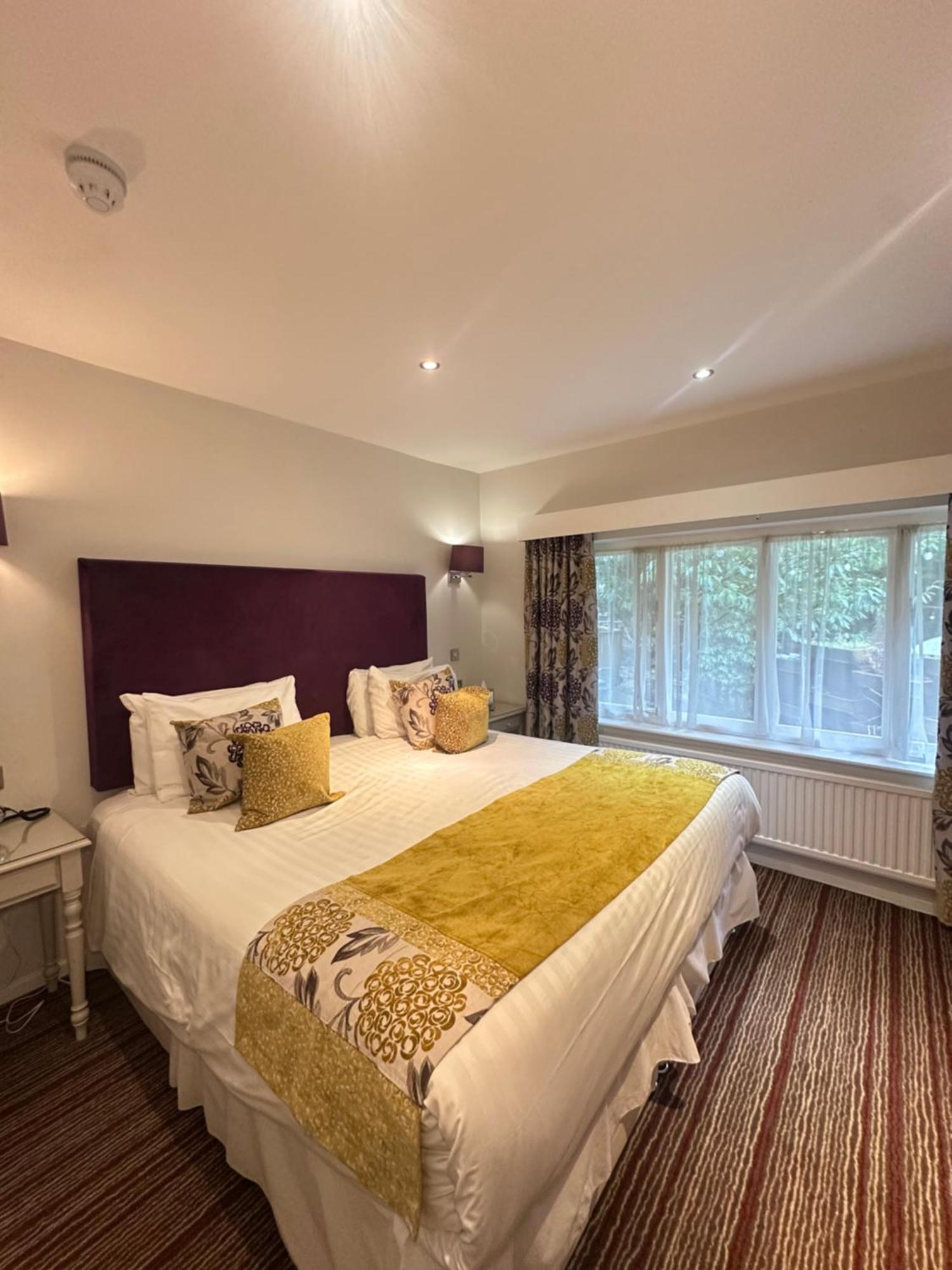 The Casa Hotel, Sure Hotel Collection By Best Western Yateley Bagian luar foto
