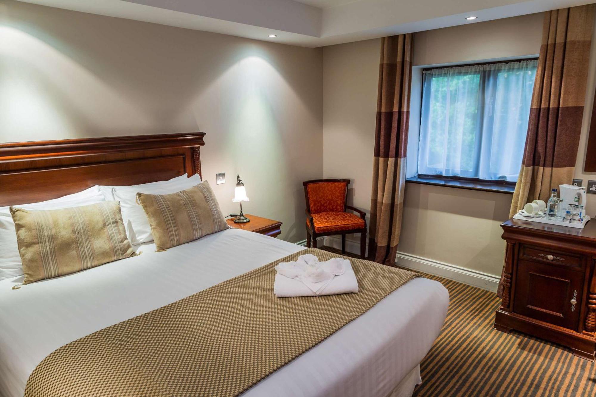 The Casa Hotel, Sure Hotel Collection By Best Western Yateley Bagian luar foto