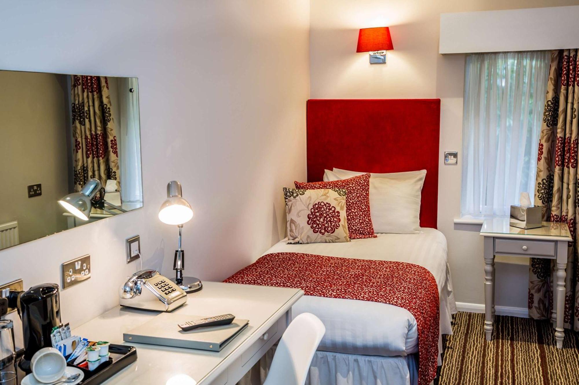 The Casa Hotel, Sure Hotel Collection By Best Western Yateley Bagian luar foto