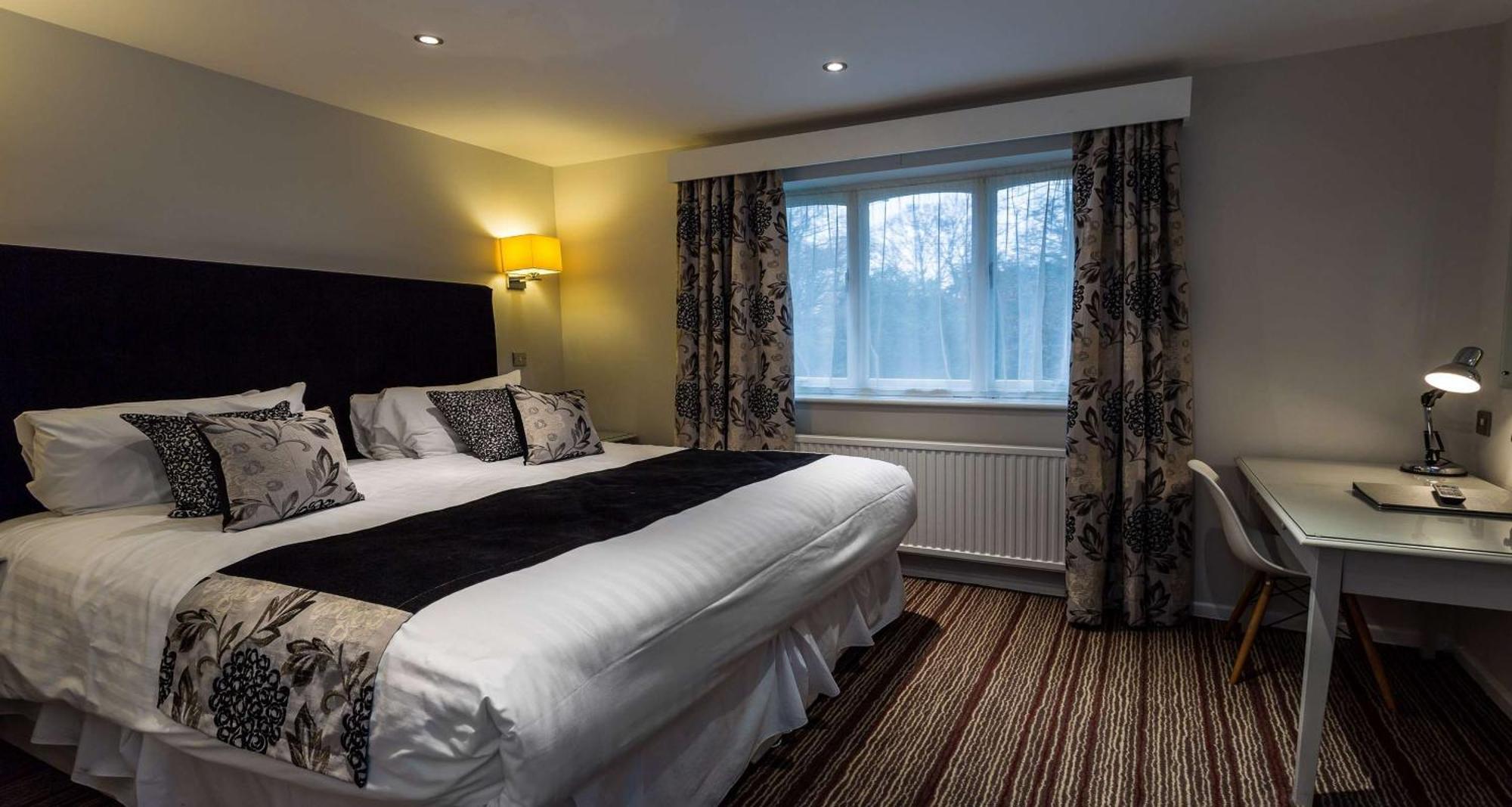 The Casa Hotel, Sure Hotel Collection By Best Western Yateley Bagian luar foto