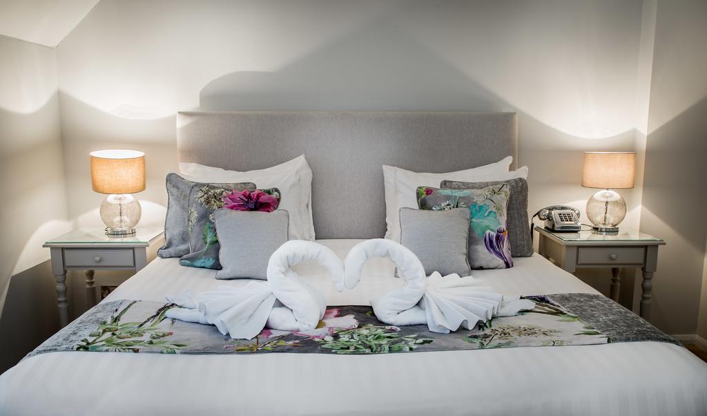 The Casa Hotel, Sure Hotel Collection By Best Western Yateley Bagian luar foto